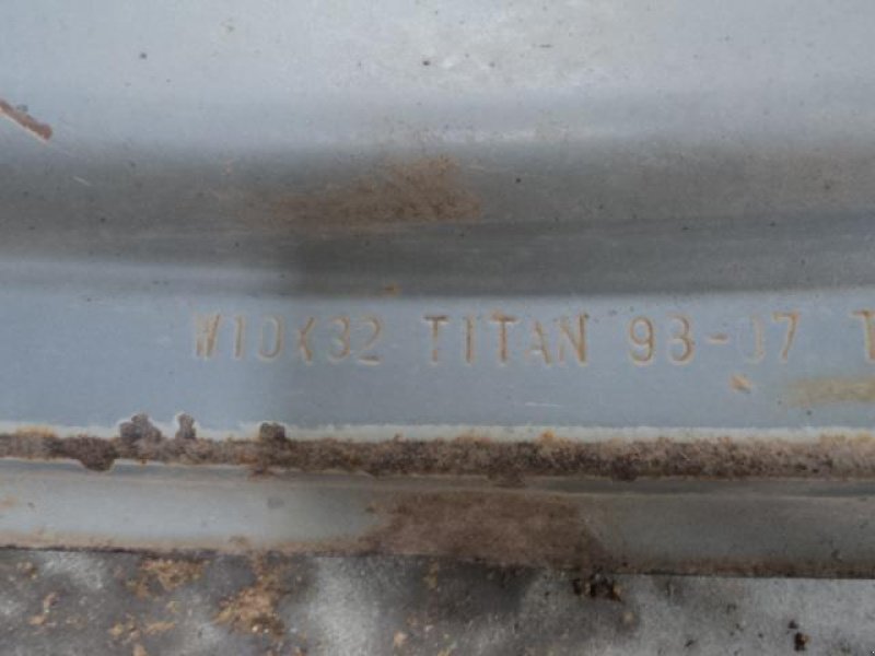 Sonstige Räder & Reifen & Felgen des Typs Titan JANTE W10X32, Gebrauchtmaschine in MOULLE (Bild 2)