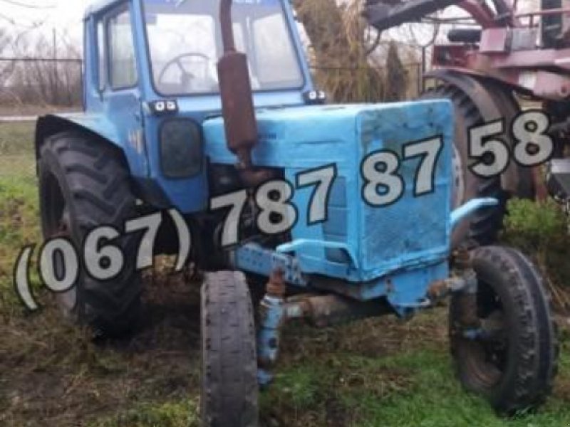 Oldtimer-Traktor des Typs Belarus Беларус-80, Neumaschine in Запоріжжя (Bild 1)