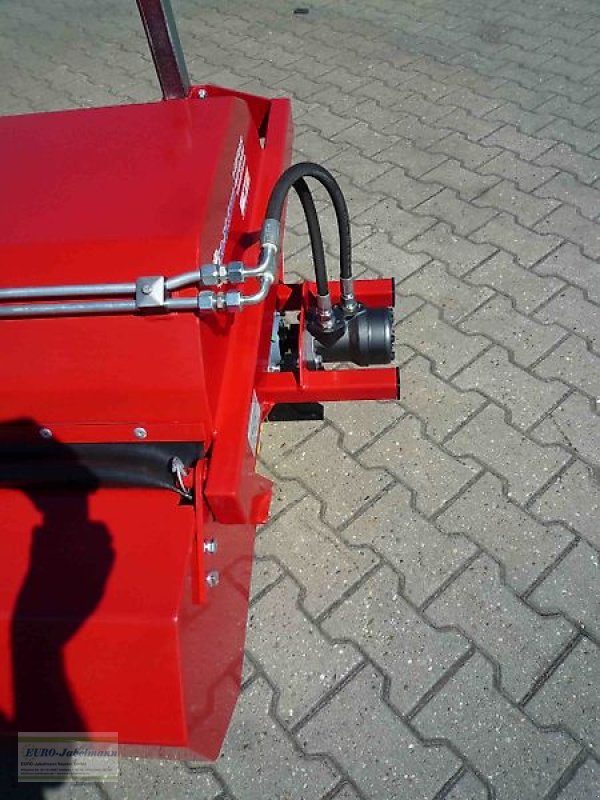 Kehrmaschine des Typs EURO-Jabelmann Schlepperkehrmaschinen 2,00 m, einschl. hydr. Entleerung, aus laufender Produktion, NEU, Neumaschine in Itterbeck (Bild 11)