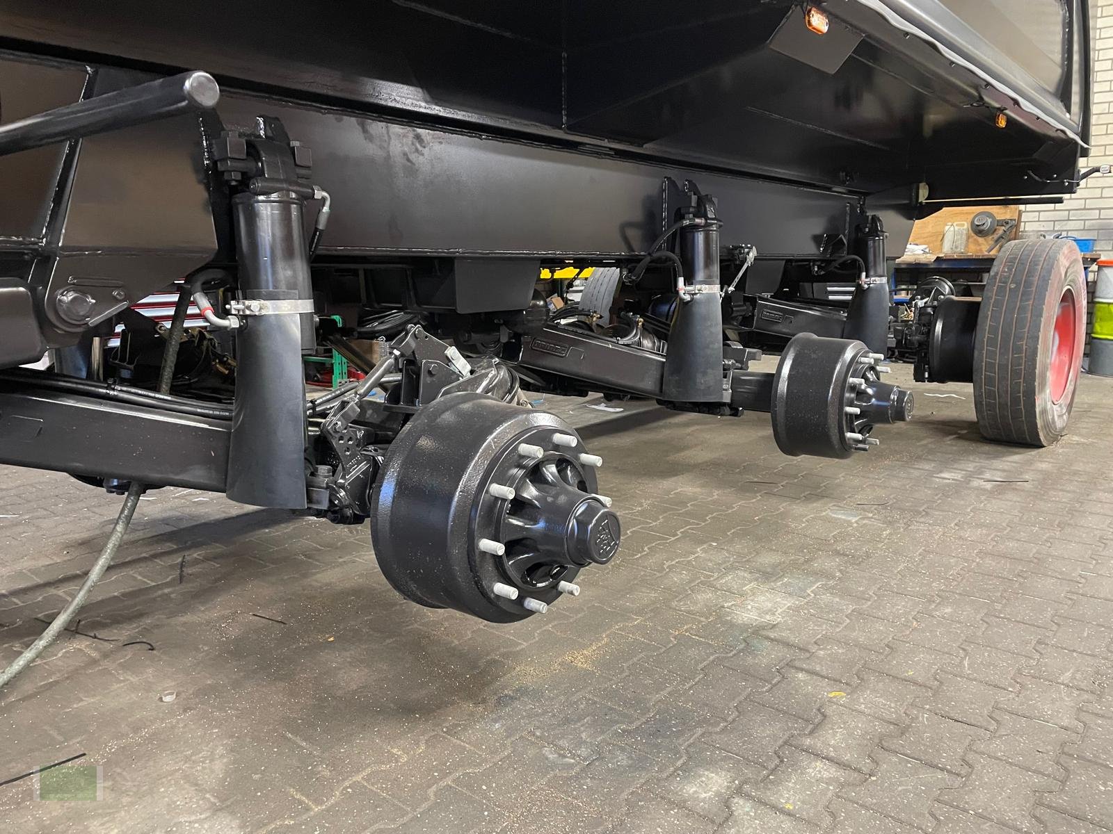 Kipper des Typs Alasco Sand- & Kieskipper Tridemkipper PH3500, Neumaschine in Reutum (Bild 15)