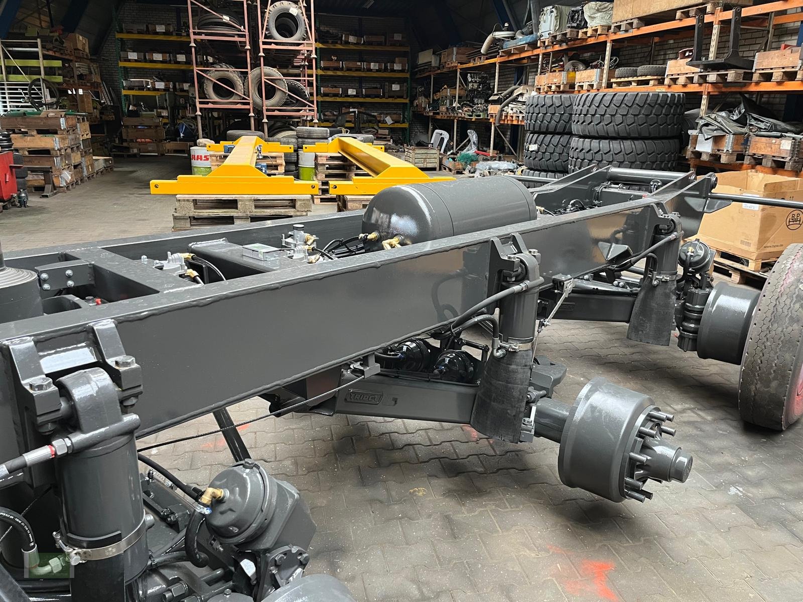 Kipper des Typs Alasco Sand- & Kieskipper Tridemkipper PH3500, Neumaschine in Reutum (Bild 16)