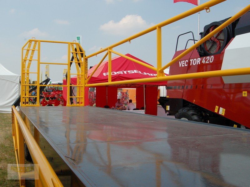 Ballensammelwagen des Typs WIELTON Ballenwagen mit hydraulischer Seitenwand - Ballenanhänger, Neumaschine in Ditzingen (Bild 8)