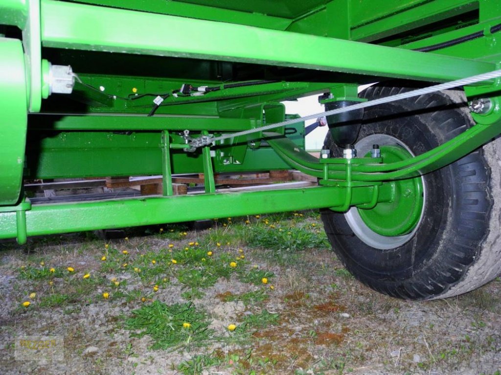 Ballensammelwagen des Typs PRONAR T022 (Auflaufbremse), Neumaschine in Ditzingen (Bild 5)