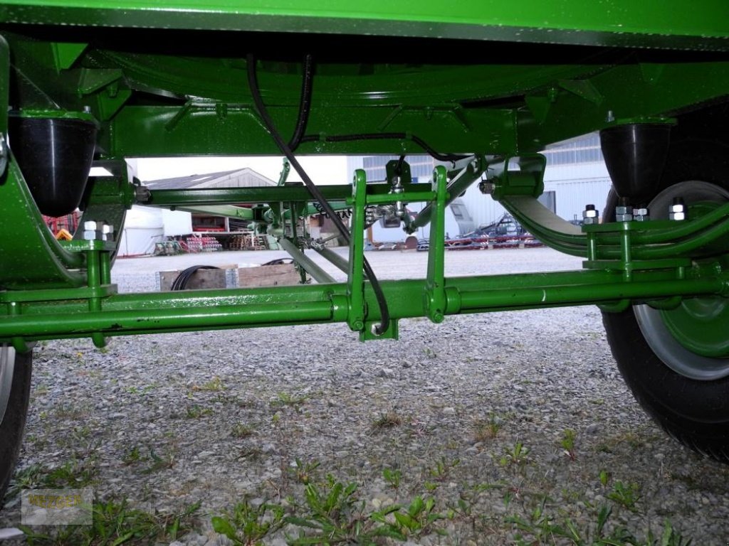 Ballensammelwagen des Typs PRONAR T022 (Auflaufbremse), Neumaschine in Ditzingen (Bild 6)
