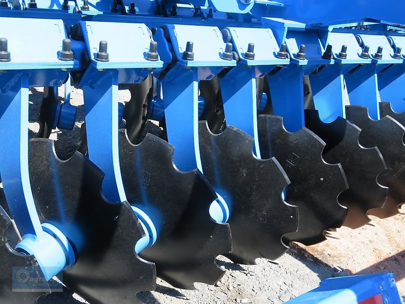 Kurzscheibenegge des Typs AgroXX Avaterra--Gezackte Hohlscheibe 610mm x 4 Loch, LK: 115mm- passend für: --agroXX, Mandam, Bremer, Saphir, Meyer--, Neumaschine in Ennigerloh (Bild 5)