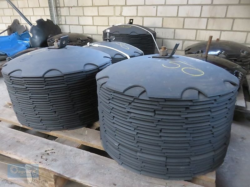 Kurzscheibenegge des Typs AgroXX Avaterra--Gezackte Hohlscheibe 560mm x 4 Loch, LK: 115mm- passend für: --agroXX, Mandam, Bremer, Saphir, Meyer--, Neumaschine in Ennigerloh (Bild 3)