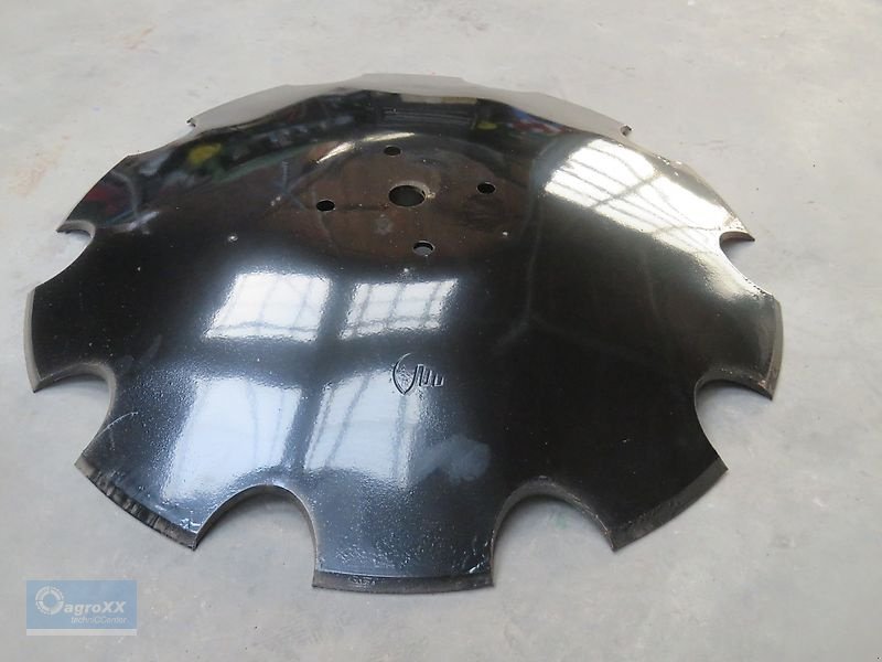Kurzscheibenegge des Typs AgroXX Avaterra--Gezackte Hohlscheibe 560mm x 4 Loch, LK: 115mm- passend für: --agroXX, Mandam, Bremer, Saphir, Meyer--, Neumaschine in Ennigerloh (Bild 2)