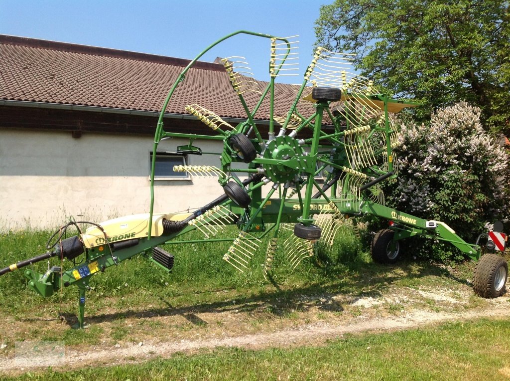 Schwader des Typs Krone Swadro TS 680, Neumaschine in Emskirchen (Bild 3)