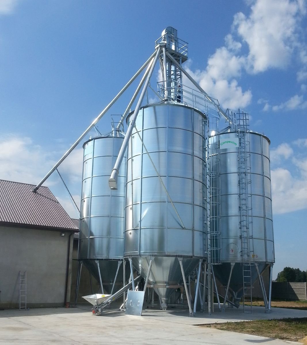 Silo des Typs Conpexim Silo Trichtersilo 109,4 t / 5,53 m DM, Neumaschine in Apetlon (Bild 1)