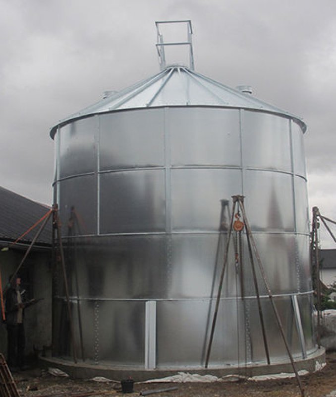 Silo des Typs Conpexim Flachbodensilo 38 t, 3,69 m Durchmesser, Neumaschine in Apetlon (Bild 1)