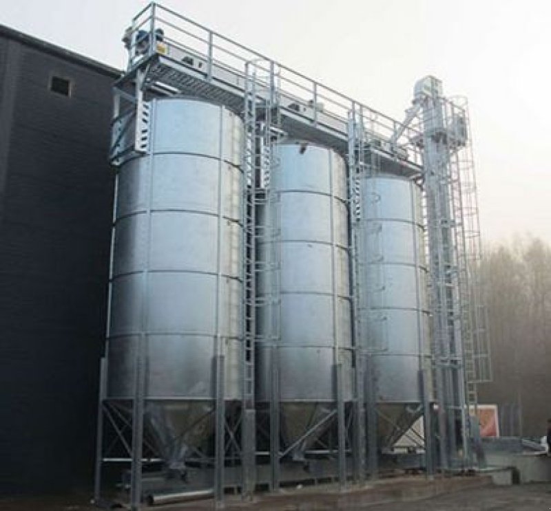 Silo des Typs Conpexim Glattwandsilo 305t, DM 6,46m, 8 Doppelstützen, Neumaschine in Apetlon (Bild 1)
