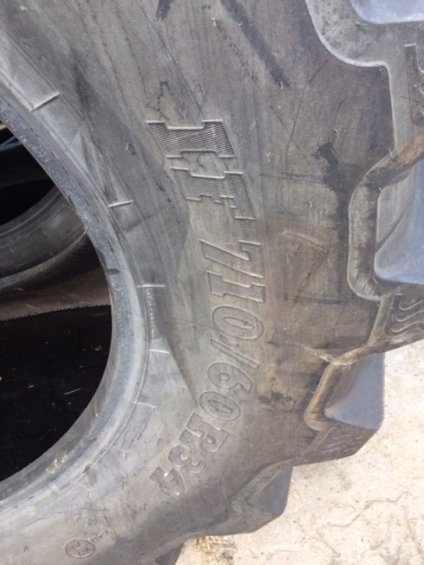 Reifen des Typs BKT IF 710/60 R34 og IF 900/60 R42 710/60 R 34, Gebrauchtmaschine in Gjerlev J. (Bild 2)