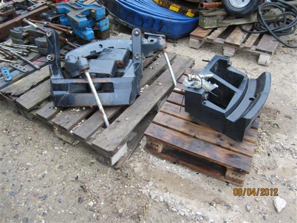 Frontgewicht des Typs New Holland Basisvægte, Gebrauchtmaschine in Gjerlev J. (Bild 3)