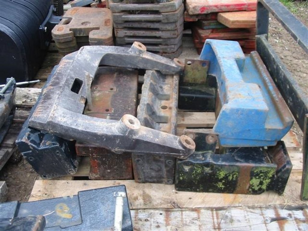 Frontgewicht des Typs New Holland Basisvægte, Gebrauchtmaschine in Gjerlev J. (Bild 1)