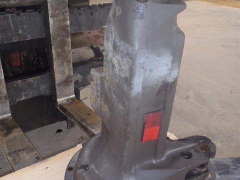 Sonstiges Traktorzubehör des Typs Massey Ferguson 3075 Bagaksel H / Rear axle R, Gebrauchtmaschine in Viborg (Bild 1)