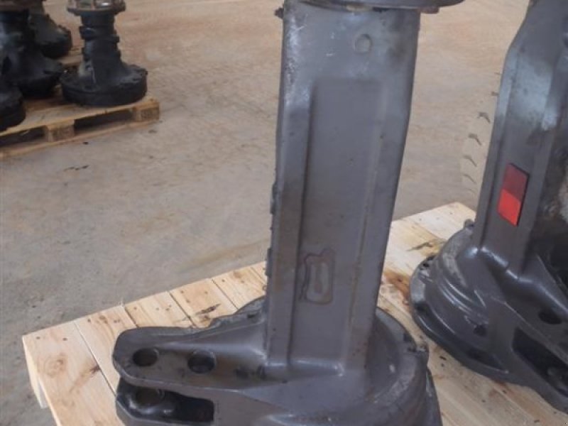 Sonstiges Traktorzubehör des Typs Massey Ferguson 3075 Bagaksel V / Rear axle L, Gebrauchtmaschine in Viborg (Bild 1)