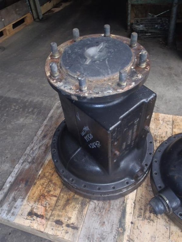 Sonstiges Traktorzubehör des Typs Valtra 8550 Bagaksel V / Rear axle L, Gebrauchtmaschine in Viborg (Bild 1)