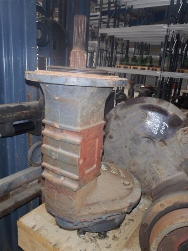 Sonstiges Traktorzubehör des Typs New Holland 4135 bagaksel V / Rear axle L, Gebrauchtmaschine in Viborg (Bild 1)