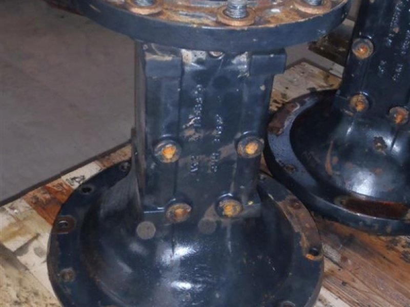 Sonstiges Traktorzubehör des Typs New Holland T7030 Bagaksel V / Rear axle L, Gebrauchtmaschine in Viborg (Bild 1)