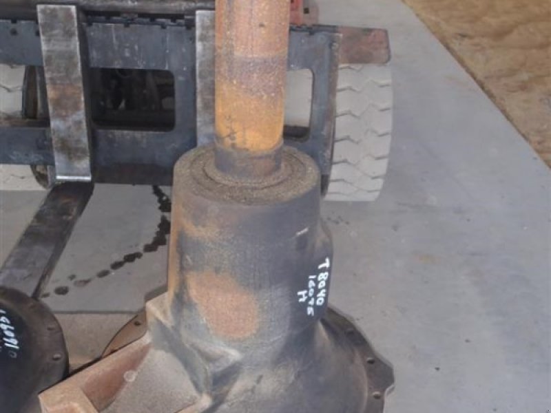 Sonstiges Traktorzubehör des Typs New Holland T8040 Bagaksel H / Rear axle R, Gebrauchtmaschine in Viborg (Bild 1)