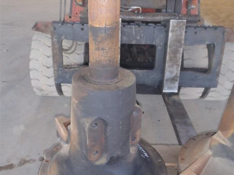 Sonstiges Traktorzubehör des Typs New Holland T8040 Bagaksel V / Rear axle L, Gebrauchtmaschine in Viborg (Bild 1)