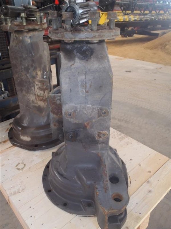 Sonstiges Traktorzubehör des Typs Massey Ferguson 3095 Bagaksel V / Rear axle L, Gebrauchtmaschine in Viborg (Bild 1)