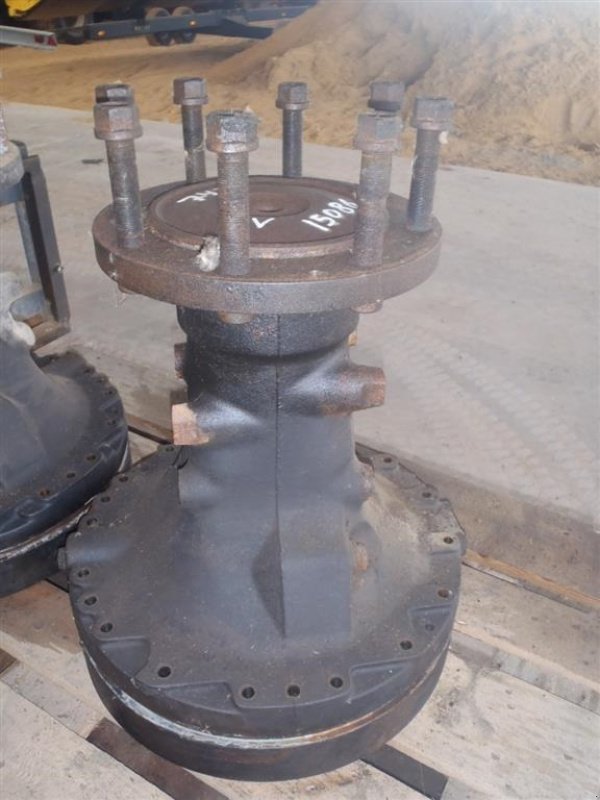 Sonstiges Traktorzubehör des Typs Massey Ferguson 7480 Bagaksel V / Rear axle L, Gebrauchtmaschine in Viborg (Bild 1)