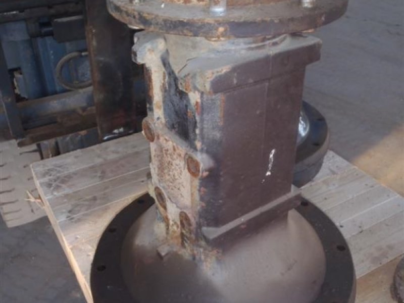 Sonstiges Traktorzubehör des Typs New Holland M160 Bagaksel V / Rear axle L, Gebrauchtmaschine in Viborg (Bild 1)