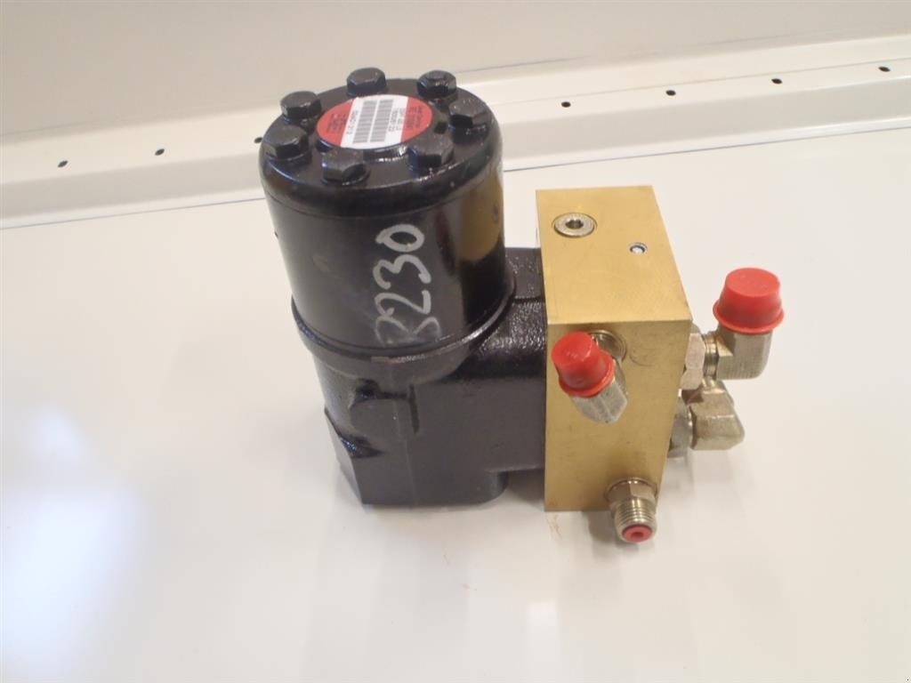 Sonstiges Traktorzubehör des Typs John Deere 8230 Styre Orbitrol / Orbitrol, Gebrauchtmaschine in Viborg (Bild 1)