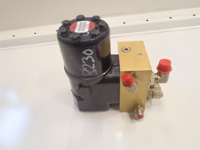 Sonstiges Traktorzubehör des Typs John Deere 8230 Styre Orbitrol / Orbitrol, Gebrauchtmaschine in Viborg (Bild 1)