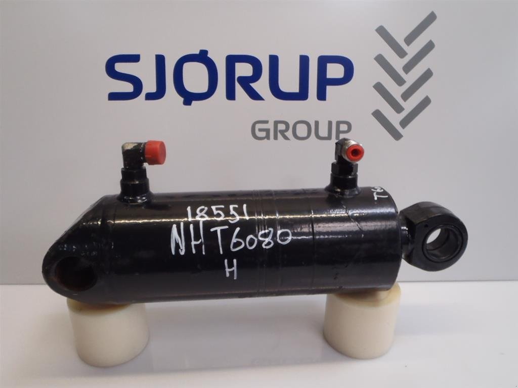 Sonstiges Traktorzubehör des Typs New Holland T 6080 Liftcylinder højre  NH87380800, Gebrauchtmaschine in Viborg (Bild 2)