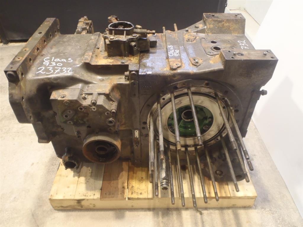 Sonstiges Traktorzubehör des Typs CLAAS Axion 930 c matic Bagtøj / Rear Transmission, Gebrauchtmaschine in Viborg (Bild 6)