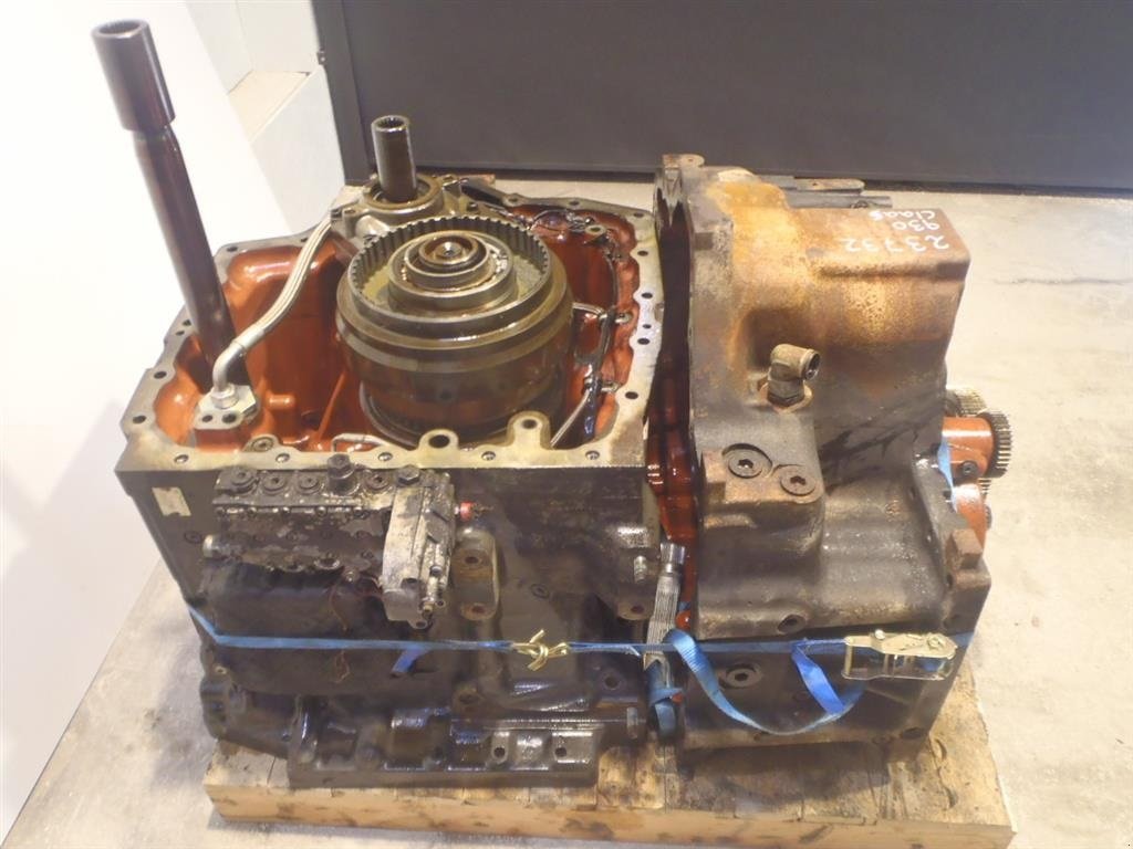 Sonstiges Traktorzubehör des Typs CLAAS Axion 930 c matic Gearkasse / Gearbox, Gebrauchtmaschine in Viborg (Bild 2)