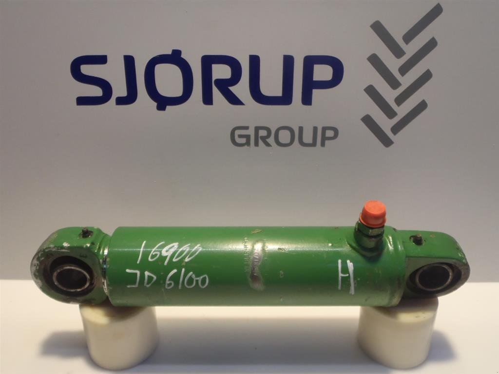 Sonstiges Traktorzubehör des Typs John Deere 6100 Liftcylinder højre, Gebrauchtmaschine in Viborg (Bild 2)
