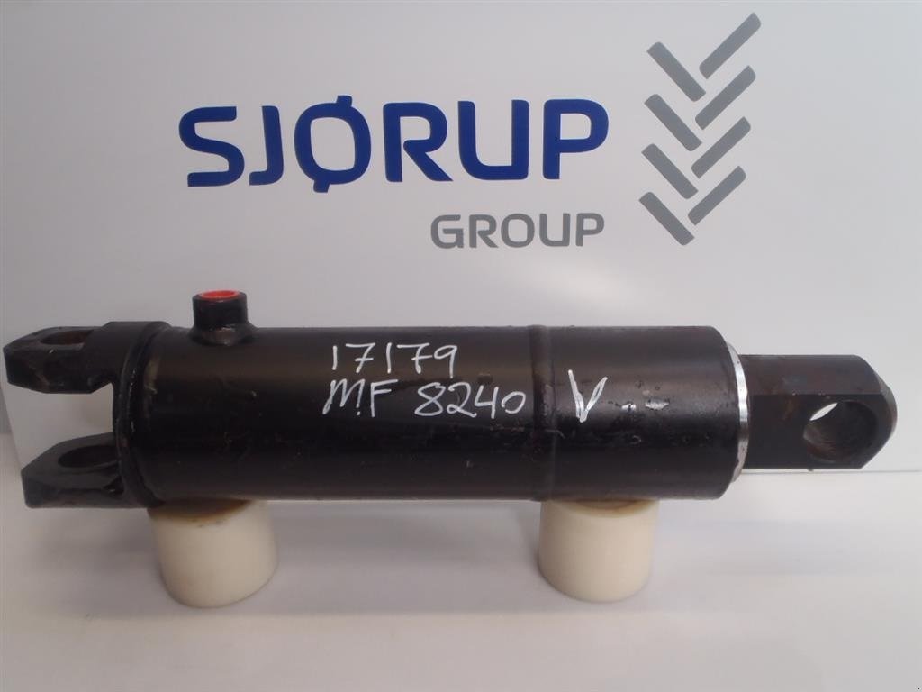 Sonstiges Traktorzubehör des Typs Massey Ferguson 8240 Liftcylinder venstre, Gebrauchtmaschine in Viborg (Bild 1)