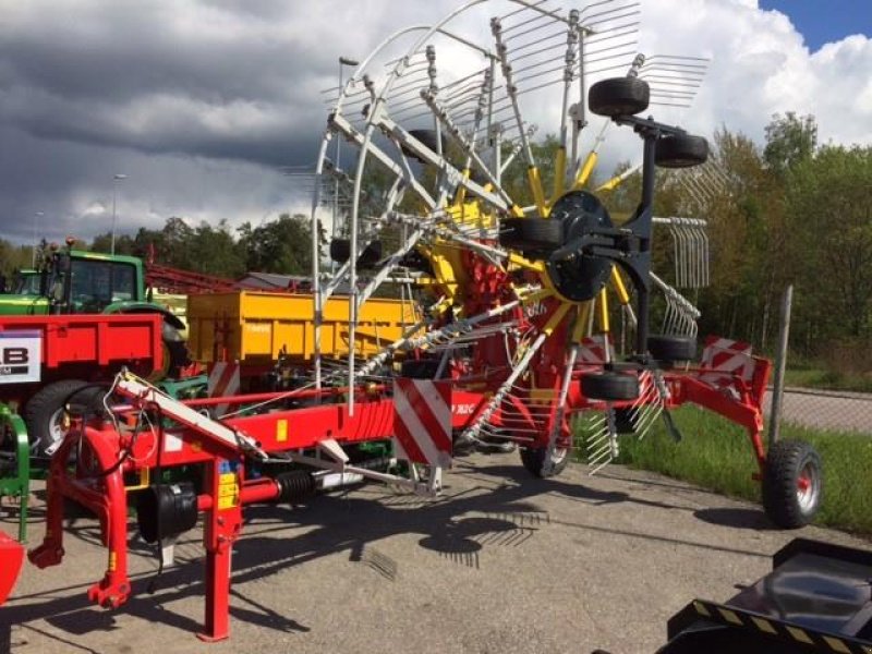 Schwader des Typs Pöttinger TOP 762C, Gebrauchtmaschine in Västerås (Bild 1)