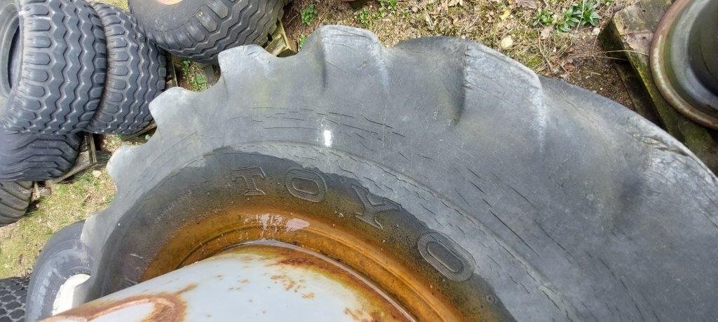 Reifen des Typs Toyo 16.9*24, Gebrauchtmaschine in Tinglev (Bild 4)
