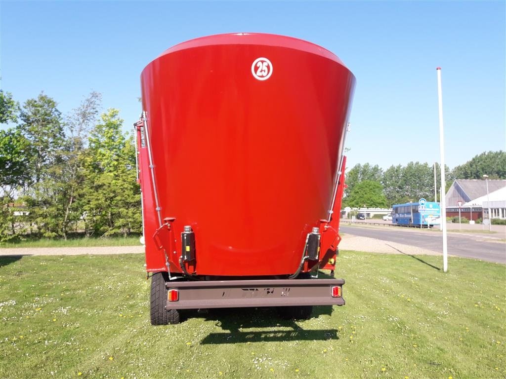 Futterverteilwagen des Typs RMH Trio 45 Kontakt Tom 20301365, Gebrauchtmaschine in Gram (Bild 3)