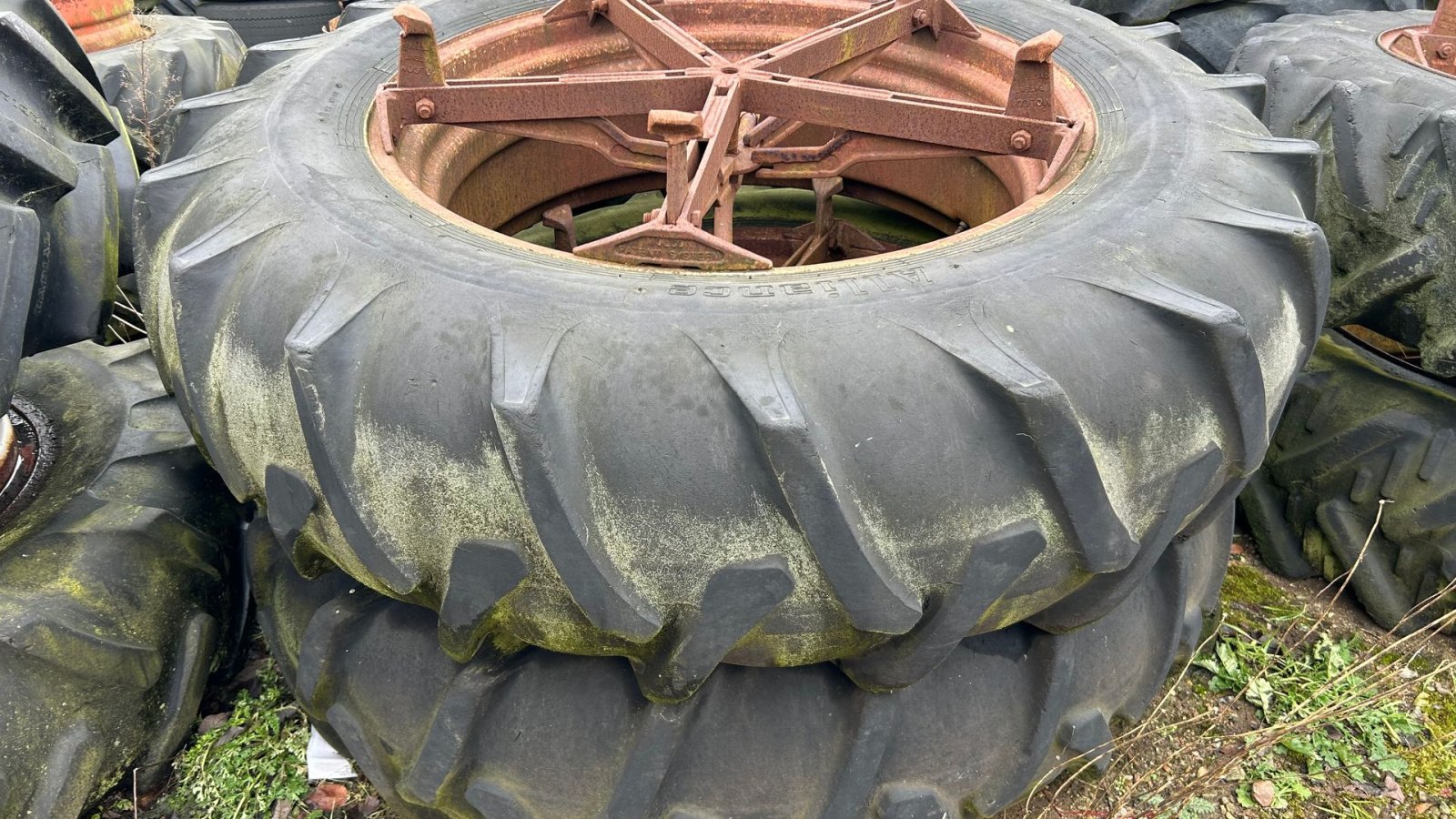 Reifen des Typs Molcon Handy 16,9x38 5 armet, Gebrauchtmaschine in Tinglev (Bild 1)