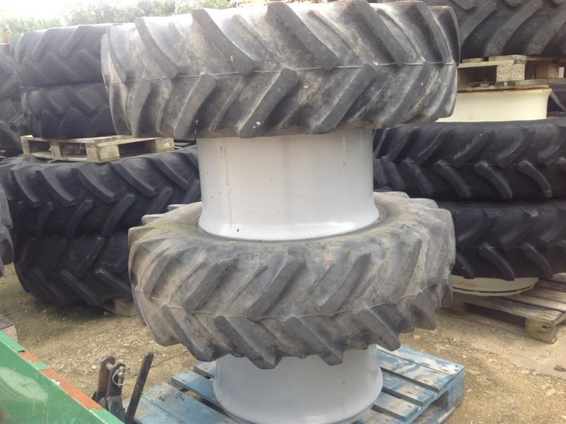 Reifen des Typs Sonstige 14.9-28 Tvillinghjul., Gebrauchtmaschine in Spøttrup (Bild 1)