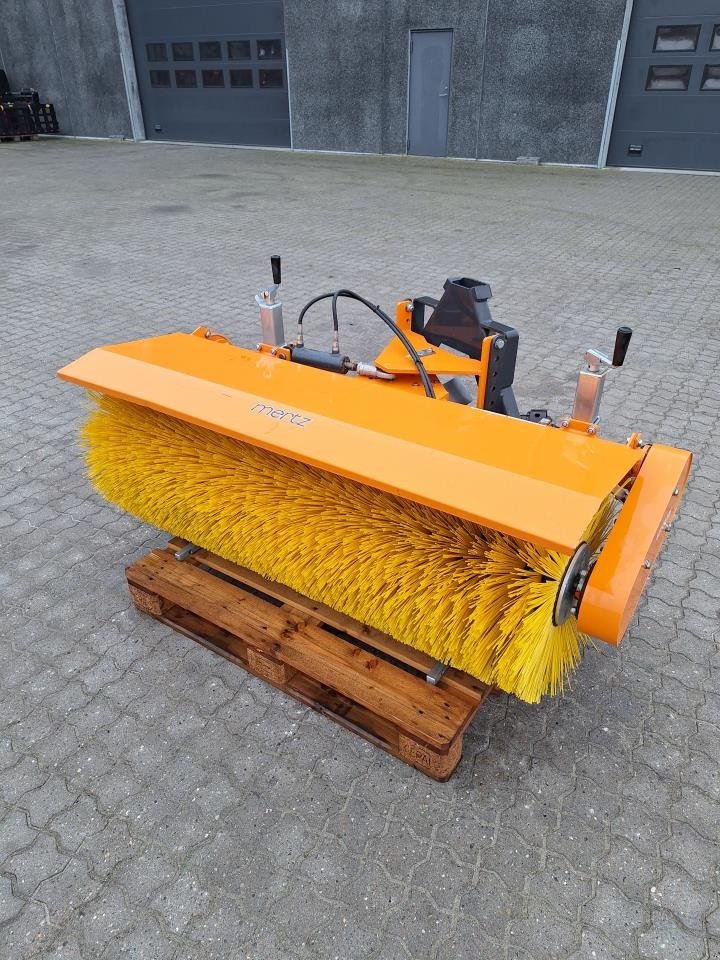 Anbaukehrmaschine des Typs Sonstige FM 1500 P, Gebrauchtmaschine in Maribo (Bild 1)