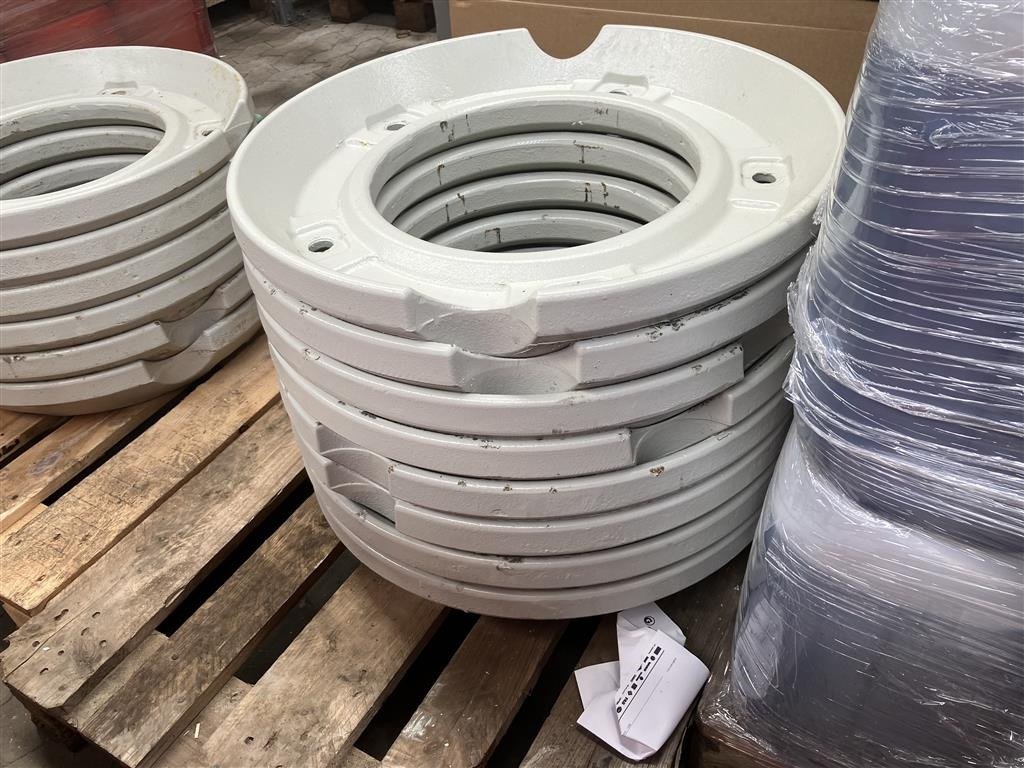 Frontgewicht des Typs Valtra HJULVÆGTE 34" .. 42", Gebrauchtmaschine in Høng (Bild 1)
