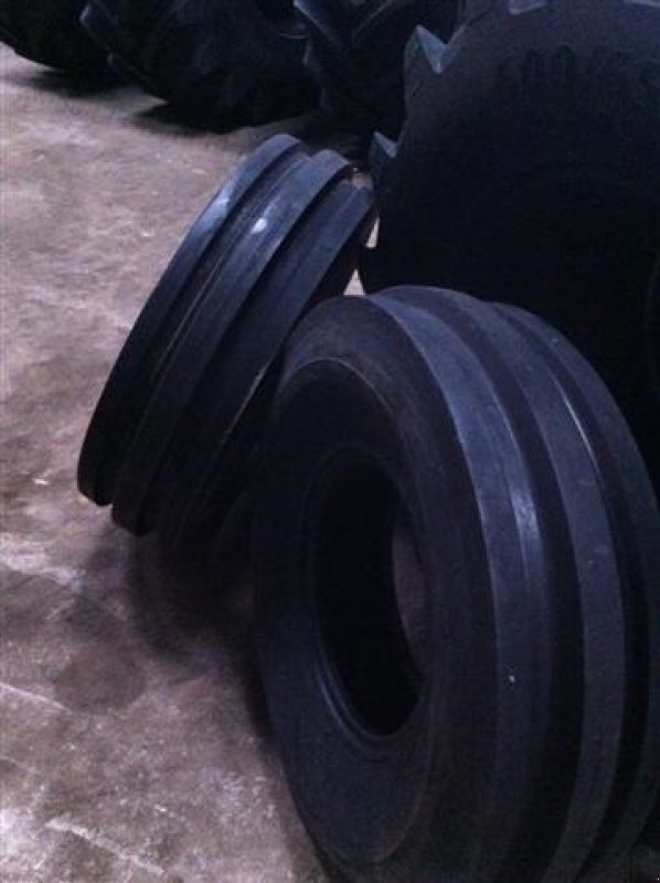 Reifen des Typs BKT 1100x16 Nye, Gebrauchtmaschine in Rødekro (Bild 1)