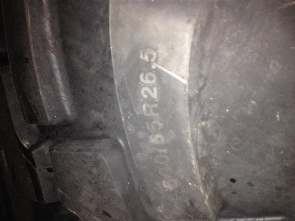 Reifen des Typs BKT 600/55R26.5 FL 630, Gebrauchtmaschine in Rødekro (Bild 2)