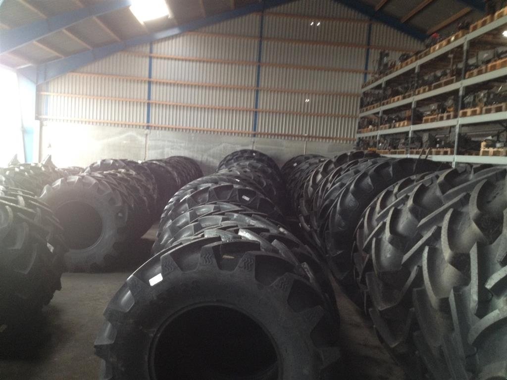 Reifen des Typs BKT 600/55R26.5 FL 630, Gebrauchtmaschine in Rødekro (Bild 4)