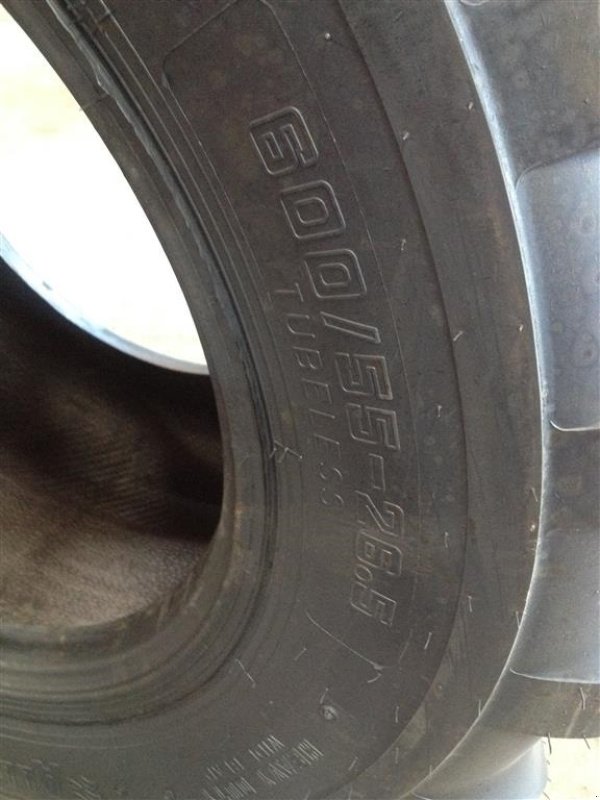 Reifen des Typs Alliance 600/55-26.5, Gebrauchtmaschine in Rødekro (Bild 2)