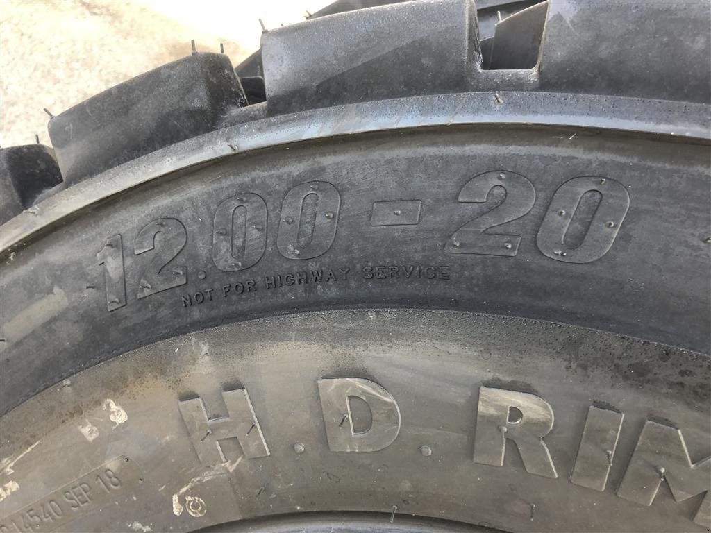 Reifen des Typs BKT 12.00-20, Gebrauchtmaschine in Rødekro (Bild 3)