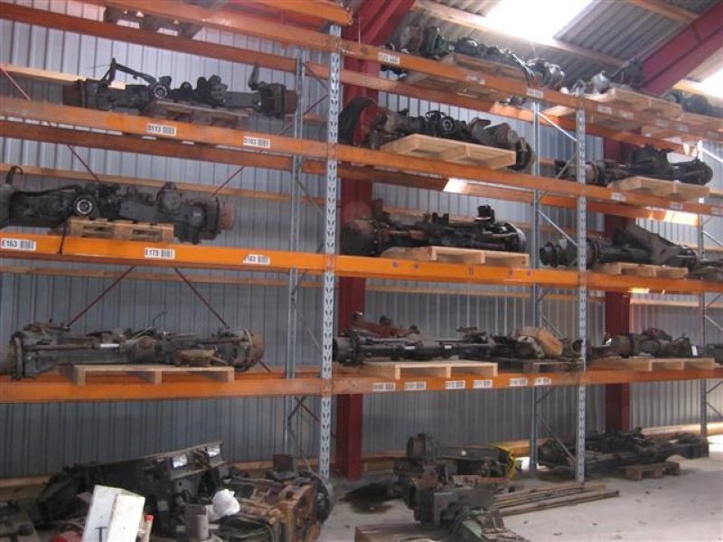 Sonstiges Traktorzubehör des Typs Fendt EU´s største i brugte reserved, Gebrauchtmaschine in Rødekro (Bild 2)