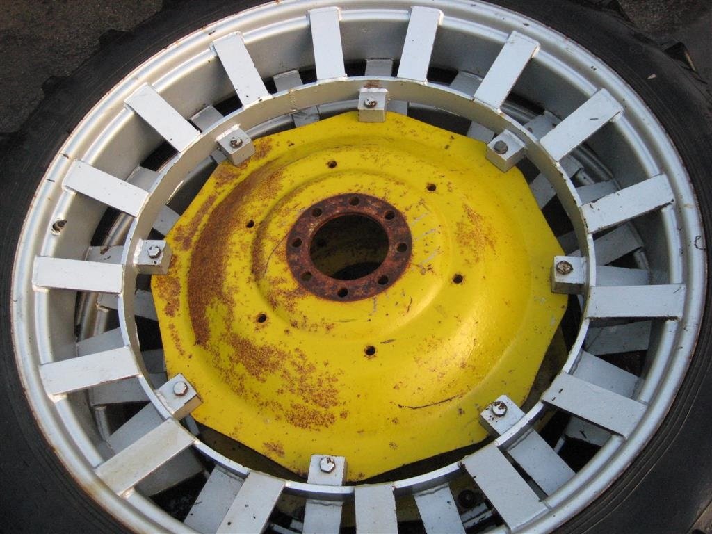 Pflegerad des Typs Taurus 230/95-48  9.5R48 (61), Gebrauchtmaschine in Videbæk (Bild 2)