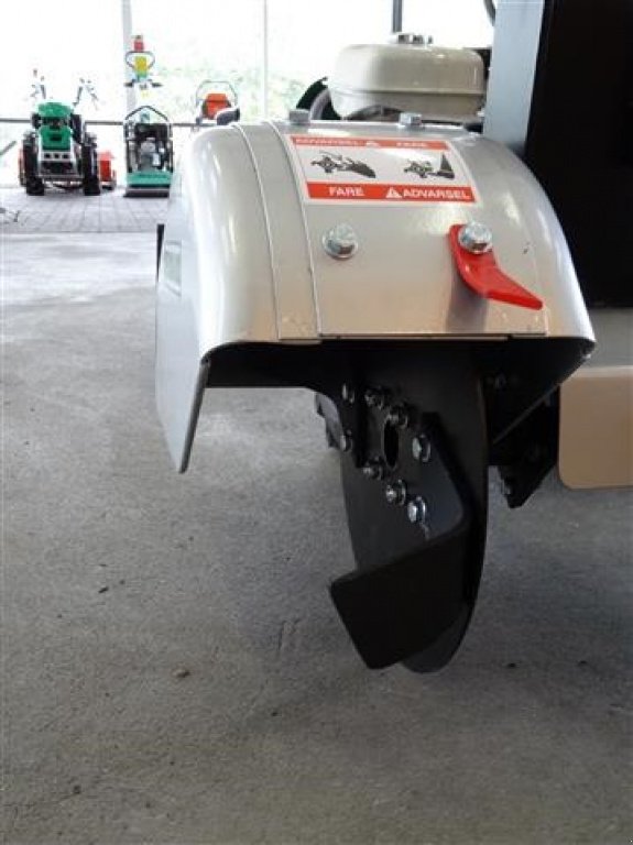 Einachstraktor des Typs Ferrari Kantskærer/Kantfræser, Gebrauchtmaschine in Holstebro (Bild 4)